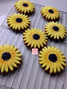 Sunflowers Cookies Flowers Fondant Shaped Bright Yellow Fun Gift Box