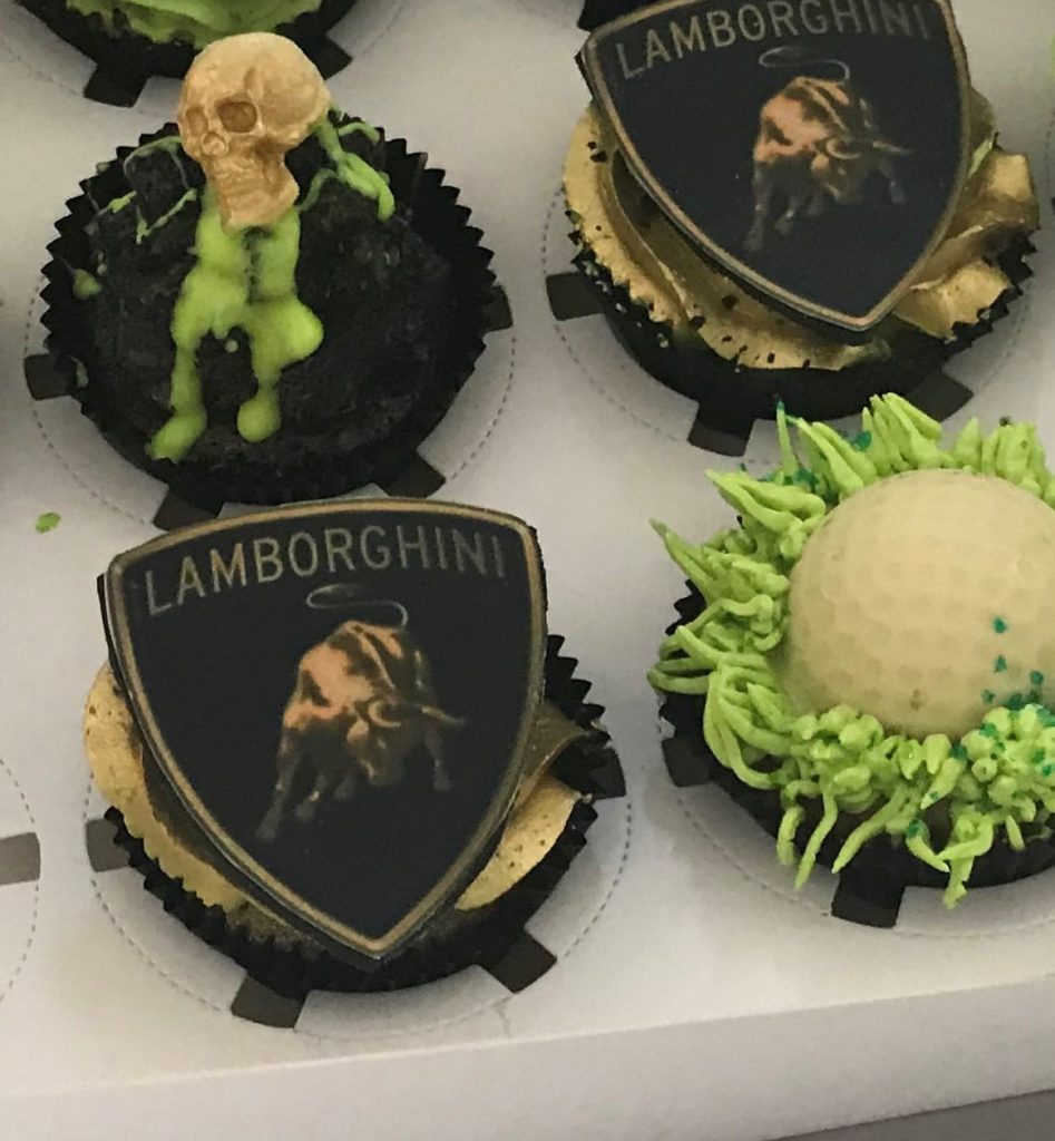man cupcakes golf skul black green white