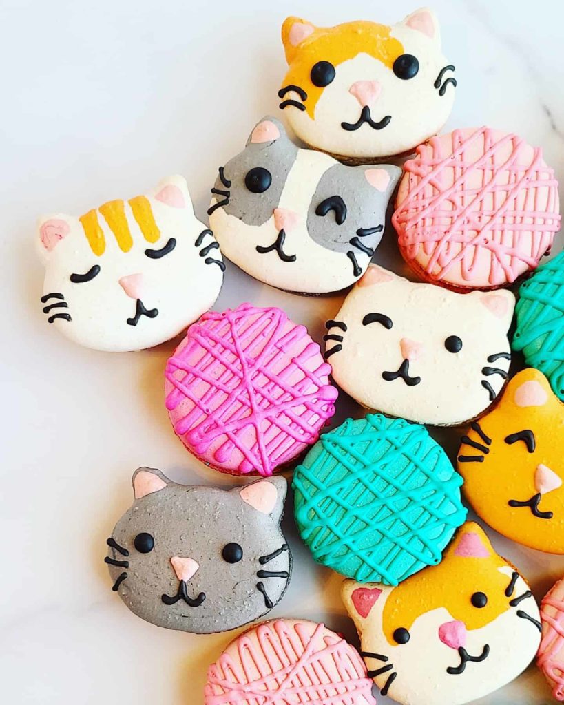 kitty theme macarons